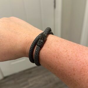 Black Magentic Wrap Bracelet